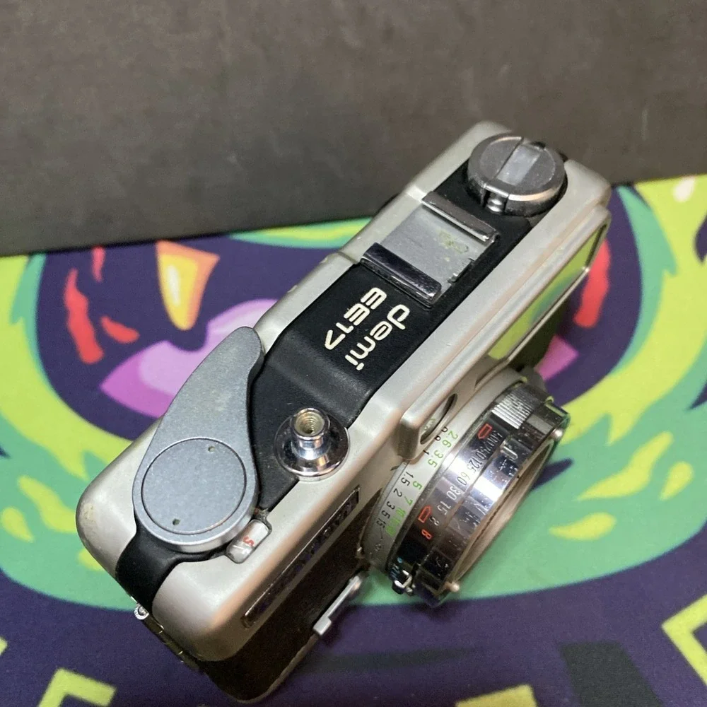 Vintage Canon Demi EE17 35mm Silver Half Frame Film Camera Nice B2
